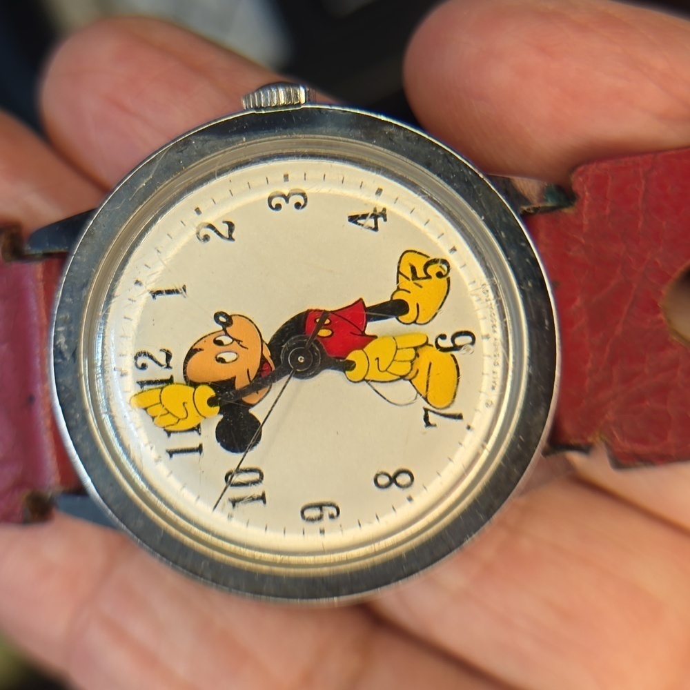 Vintage Mickey Mouse Timex Winding Watch - Picture 6 of 6